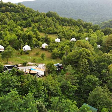 מלון אמברולאורי Glamping Georgia Krikhi מראה חיצוני תמונה