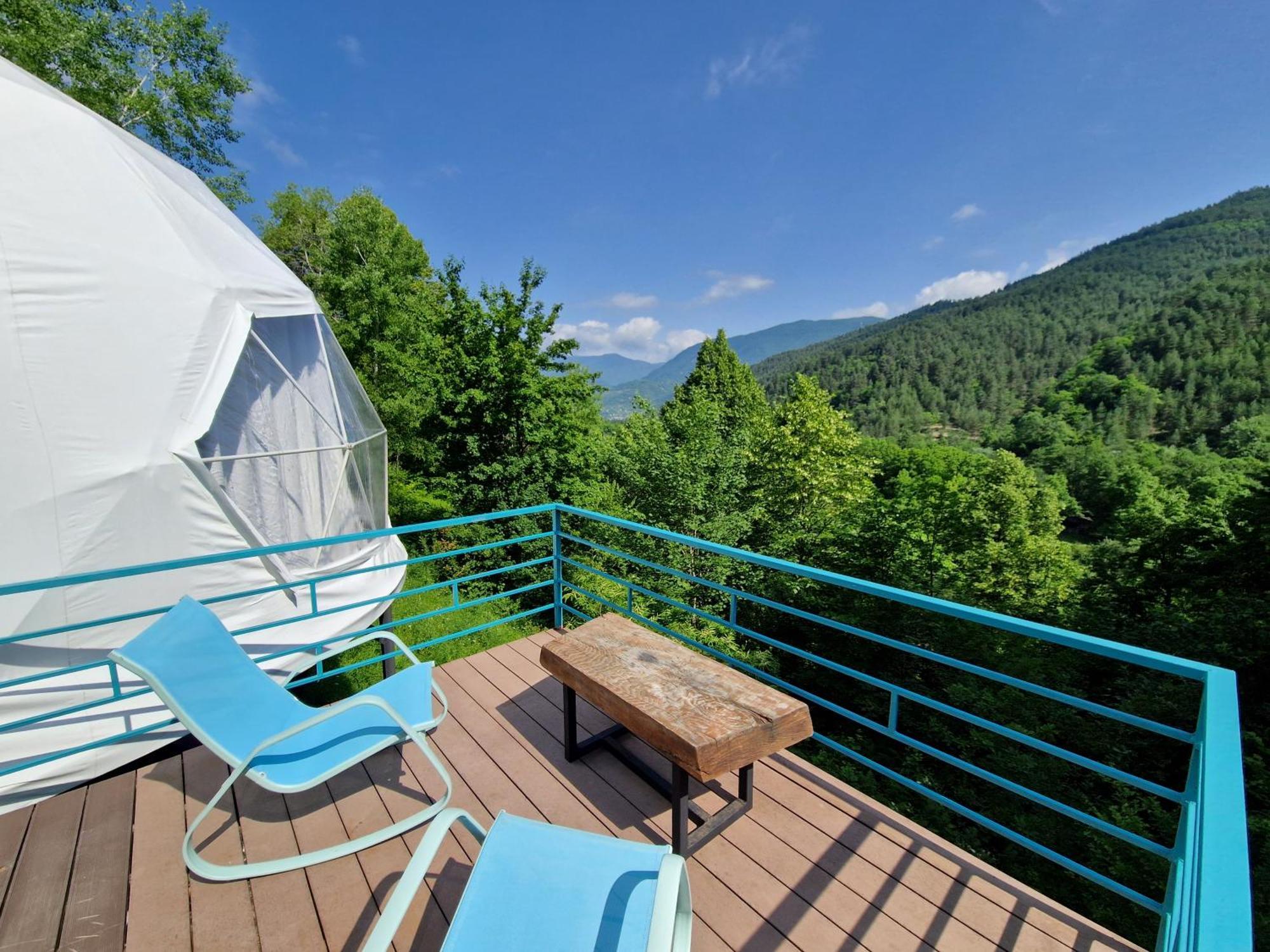 מלון אמברולאורי Glamping Georgia Krikhi מראה חיצוני תמונה