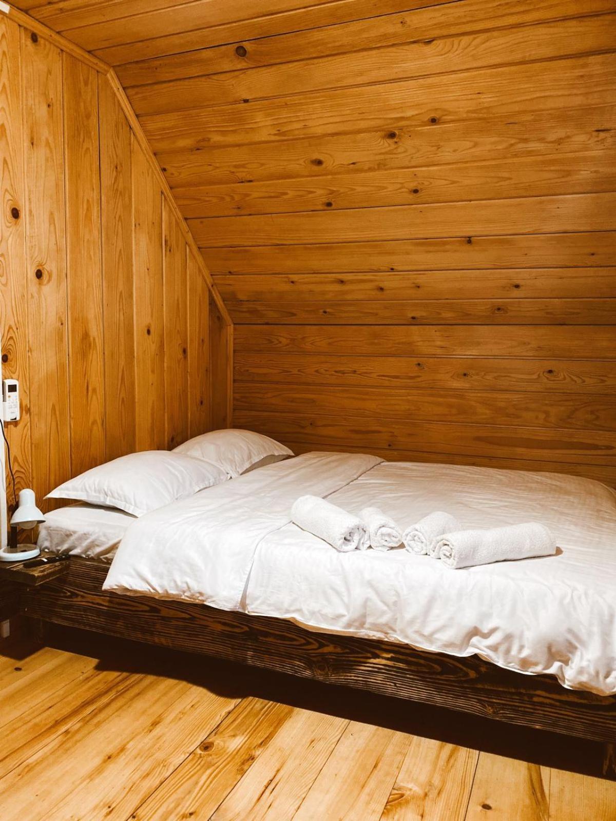 מלון אמברולאורי Glamping Georgia Krikhi מראה חיצוני תמונה