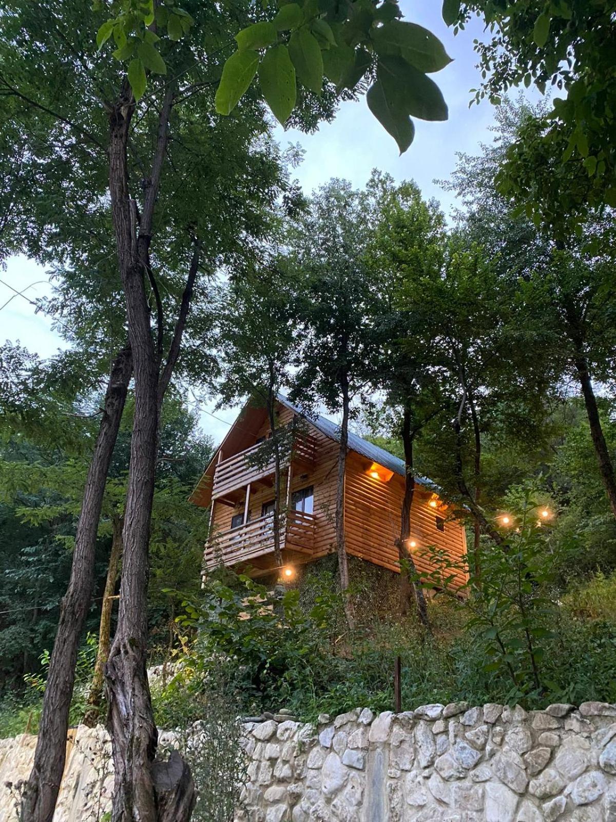 מלון אמברולאורי Glamping Georgia Krikhi מראה חיצוני תמונה