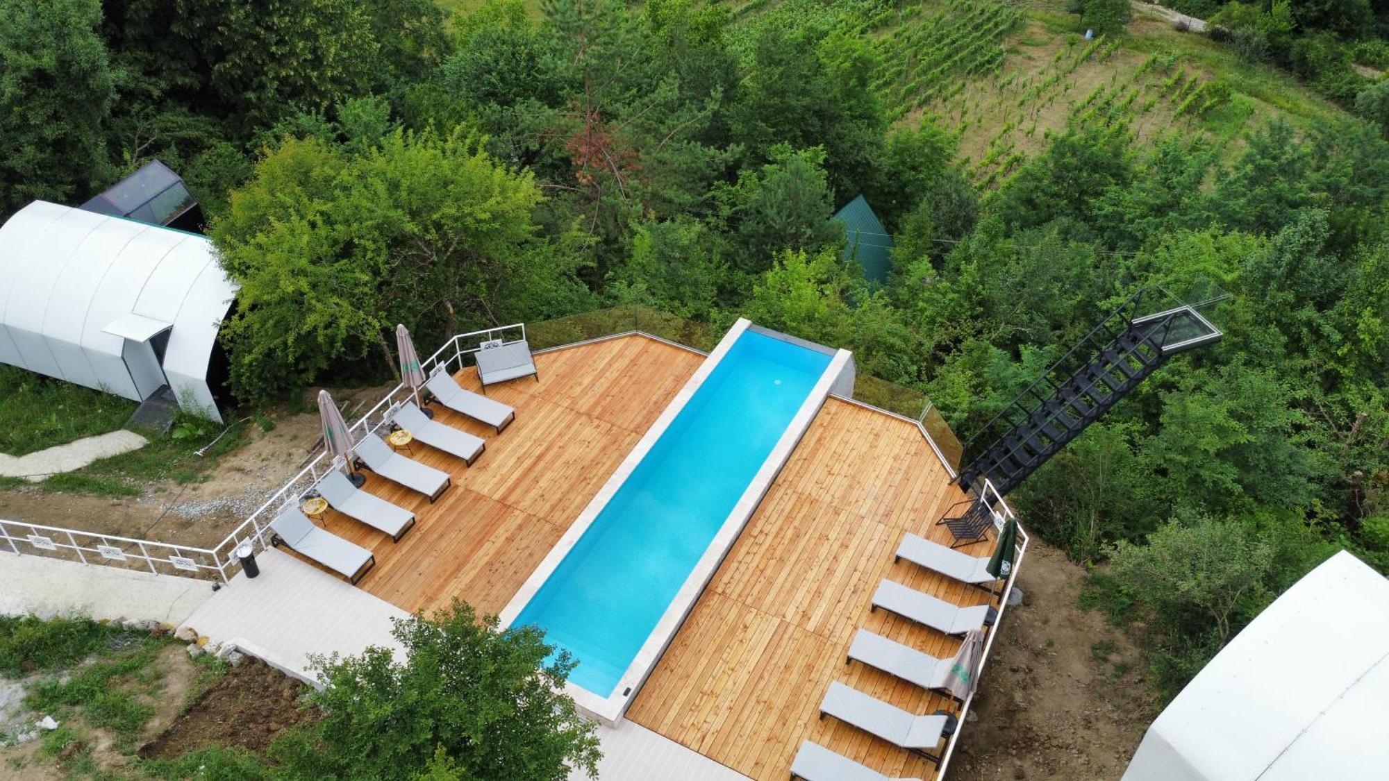 מלון אמברולאורי Glamping Georgia Krikhi מראה חיצוני תמונה