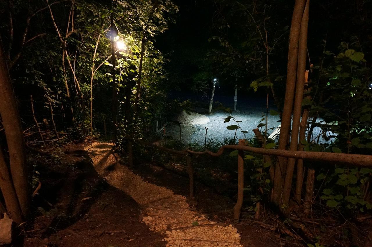 מלון אמברולאורי Glamping Georgia Krikhi מראה חיצוני תמונה